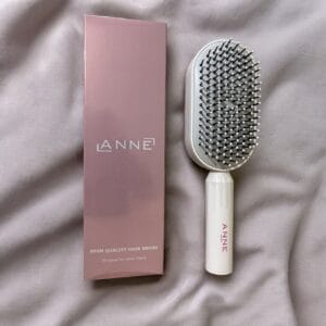 Четка за коса ANNE с бутон за почистване